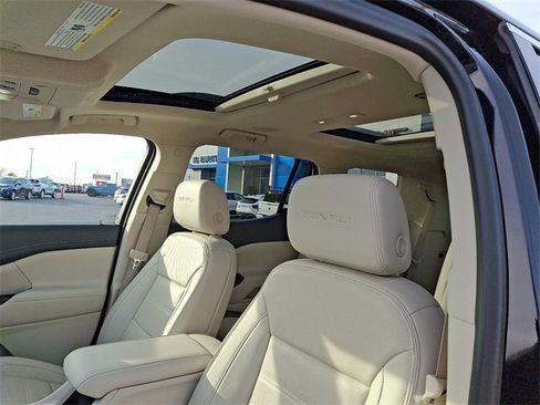 Used 2023 GMC Acadia Denali w/ Denali Ultimate Package image 14