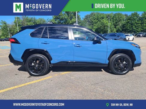 Used 2025 Toyota RAV4 XSE w/ Advanced Technology Package AWD/4WD image 7