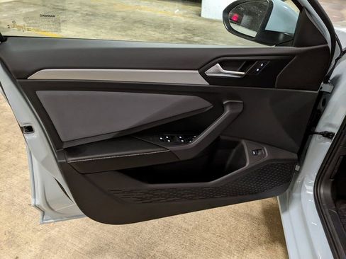 New 2026 Volkswagen Jetta SE image 9