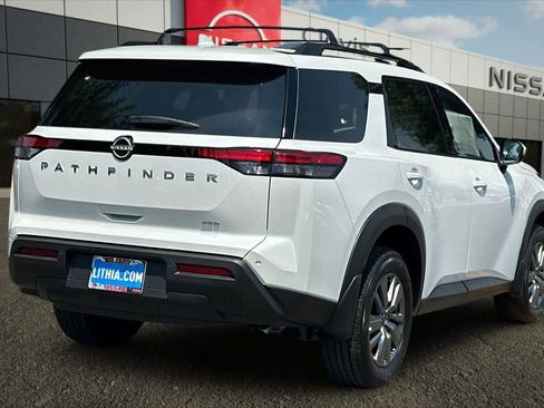 New 2025 Nissan Pathfinder SV image 3