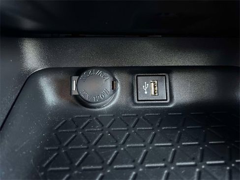 Certified 2023 Toyota RAV4 LE image 31