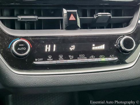 Used 2022 Toyota Corolla LE image 14