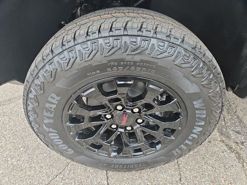 New 2026 GMC Canyon Elevation w/ Convenience Package image 36