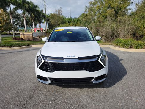 Used 2023 Kia Sportage EX image 2