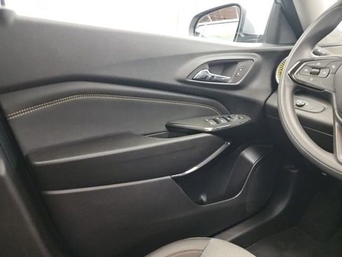 Used 2024 Chevrolet Trax LT image 17