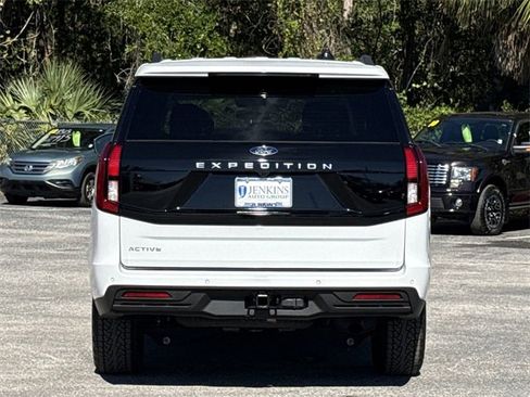 Used 2025 Ford Expedition Active image 6