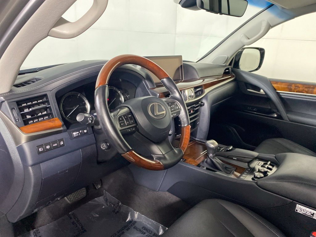 Used 2021 Lexus LX 570 4WD w/ Luxury Package image 12