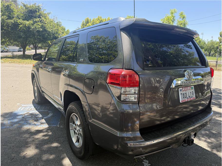 Used 2012 Toyota 4Runner SR5 AWD/4WD image 5