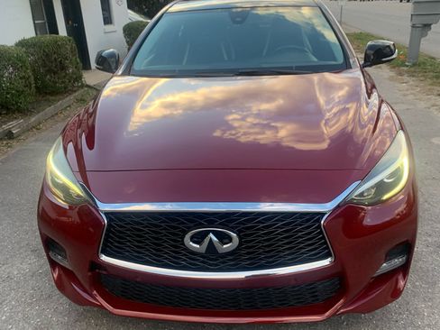 Used 2018 INFINITI QX30 Sport w/ Cargo Package image 2