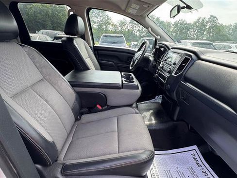 Used 2017 Nissan Titan S AWD/4WD image 39
