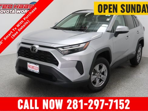 Used 2025 Toyota RAV4 XLE FWD image 1