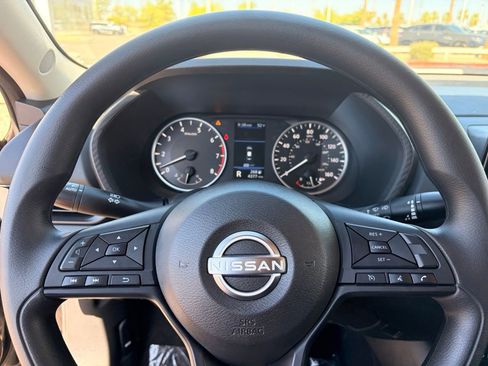Used 2025 Nissan Sentra S FWD image 27