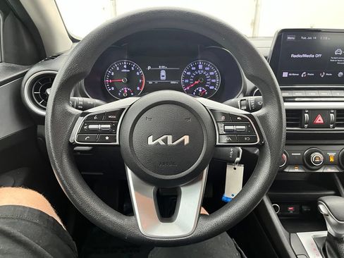 Used 2023 Kia Forte LXS w/ LXS Technology Package FWD image 19
