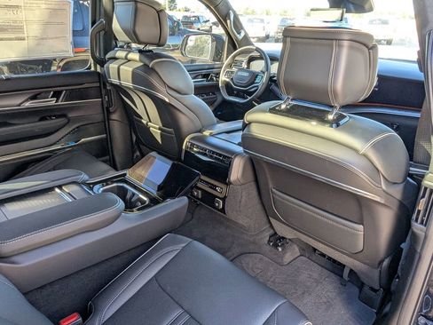 New 2025 Jeep Grand Wagoneer L Series II Obsidian w/ Quick Order Packagew 28T image 32