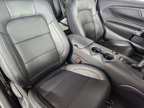 Used 2025 Ford Mustang GT Premium image 10