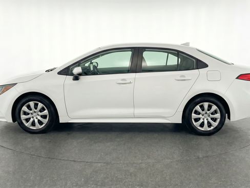 Used 2025 Toyota Corolla LE FWD image 5