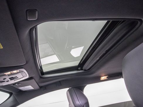 Used 2024 Toyota Sienna XLE Woodland Edition image 29