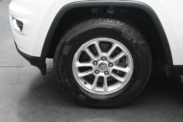 Used 2020 Jeep Grand Cherokee Laredo w/ Security & Convenience Group AWD/4WD image 34