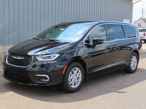 New 2026 Chrysler Pacifica Select image 6