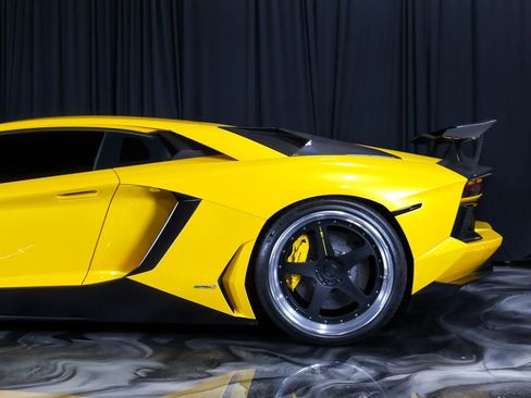 Used 2013 Lamborghini Aventador LP 700-4 image 4