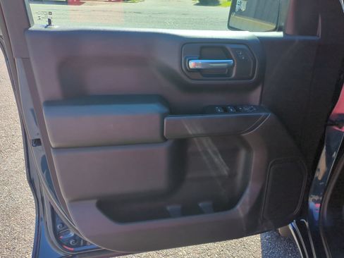 Certified 2020 Chevrolet Silverado 1500 Custom w/ Custom Value Package AWD/4WD image 19