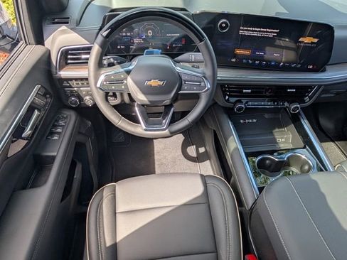 New 2026 Chevrolet Suburban Premier AWD/4WD image 7