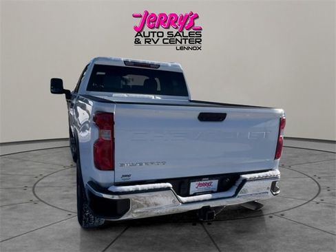 Used 2024 Chevrolet Silverado 2500 W/T image 4