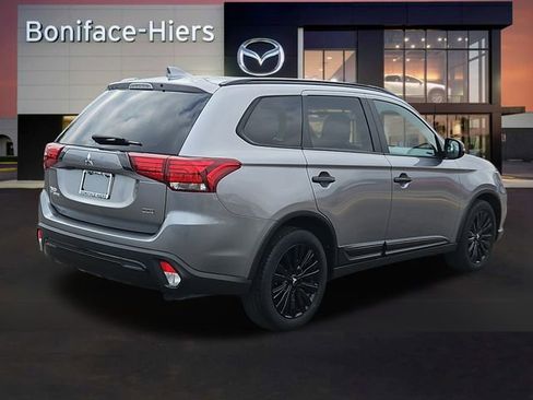 Used 2020 Mitsubishi Outlander SE image 4
