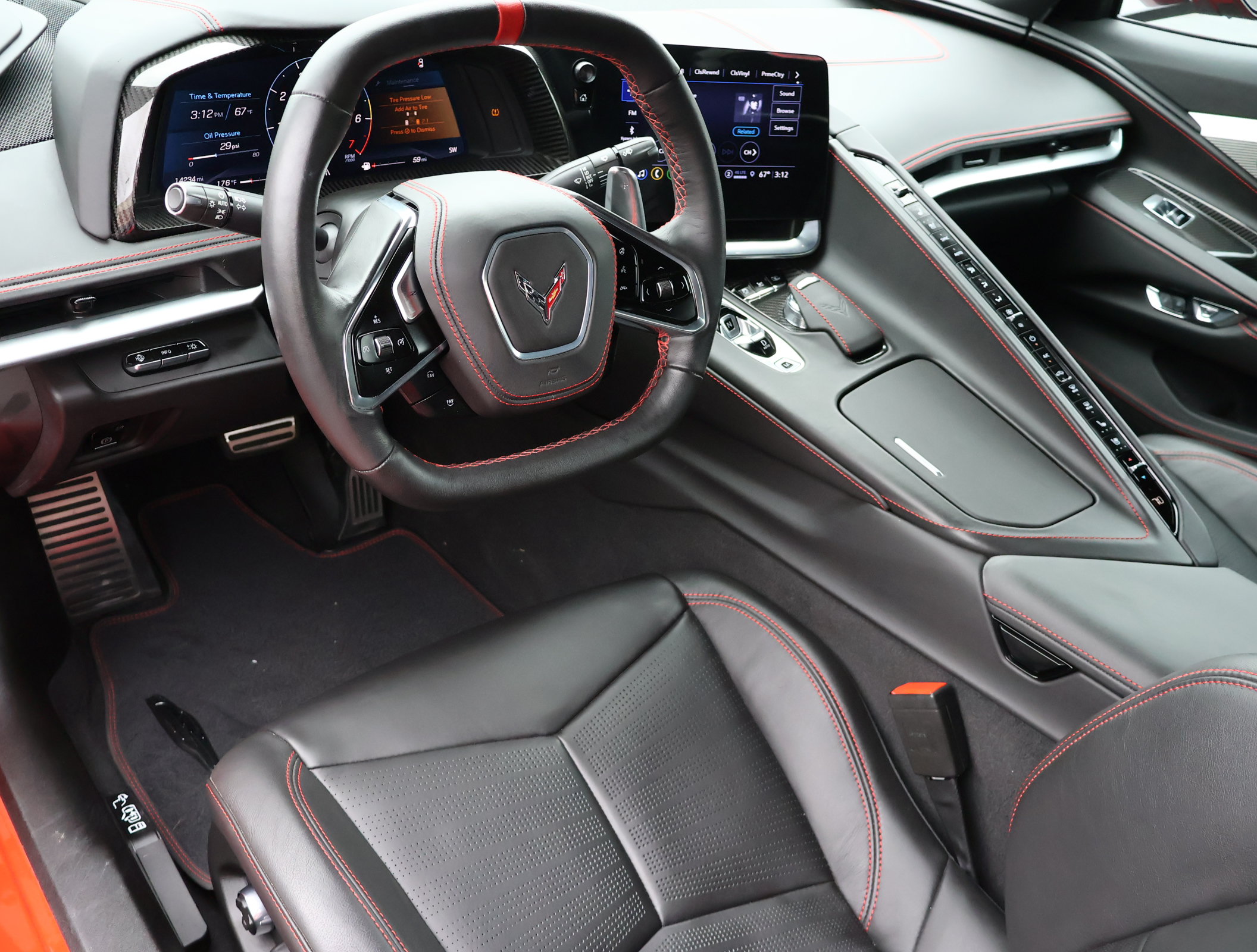 Used 2021 Chevrolet Corvette Stingray Premium Cpe w/ Engine Appearance Package RWD image 3