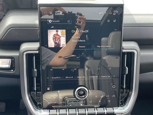 New 2026 GMC Yukon Denali w/ Advanced Technology Package AWD/4WD image 13
