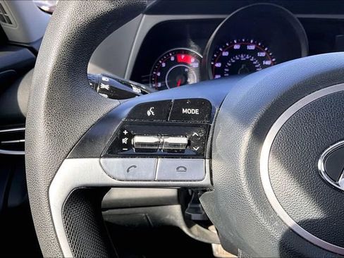 Used 2023 Hyundai Elantra SEL image 10