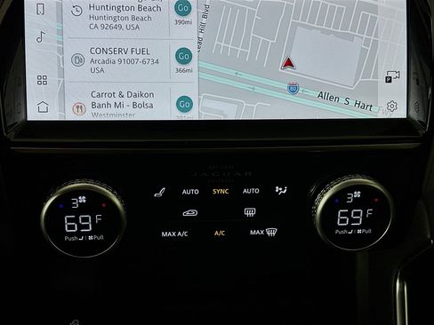 Used 2024 Jaguar E-PACE R-Dynamic SE image 23