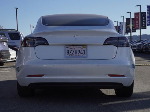 Used 2022 Tesla Model 3 image 5