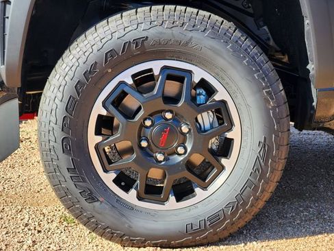 New 2025 Toyota Tacoma TRD Off-Road image 9