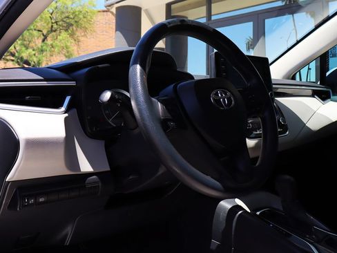 Used 2022 Toyota Corolla LE w/ Carpet Mat Package (TMS) FWD image 38
