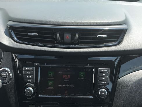 Used 2022 Nissan Rogue Sport SL AWD/4WD image 9