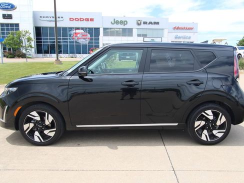 Used 2023 Kia Soul GT-Line FWD image 17