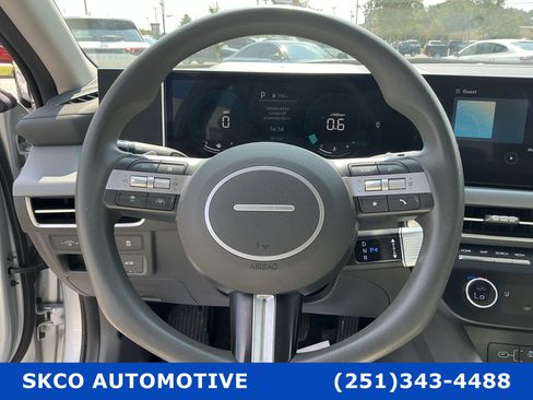 Used 2025 Hyundai Sonata SEL FWD image 18