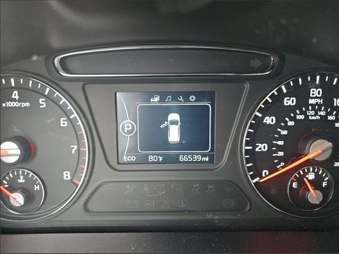 Used 2017 Kia Sorento FWD w/ LX Convenience Package image 4
