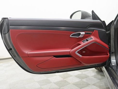 Used 2018 Porsche 718 Boxster GTS image 32