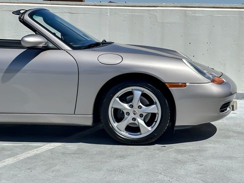 Used 2002 Porsche Boxster RWD image 24
