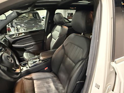 Used 2019 Mercedes-Benz GLE 400 4MATIC image 19