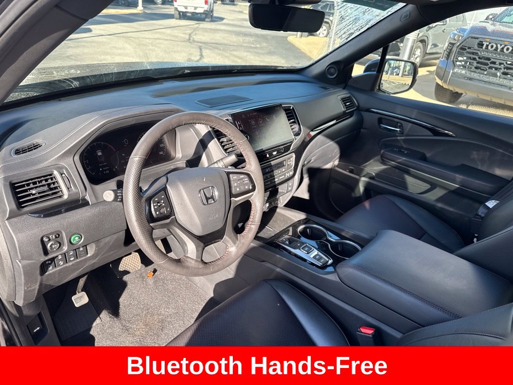 Used 2025 Honda Ridgeline Black Edition image 12