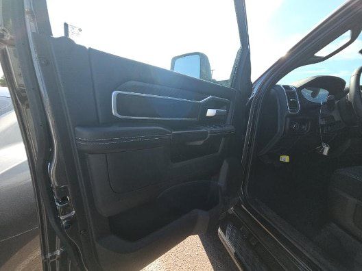 Used 2025 RAM 2500 Big Horn AWD/4WD image 14