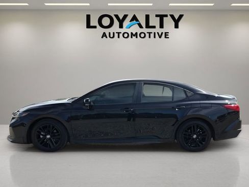 Used 2026 Toyota Camry SE w/ Convenience Package image 2