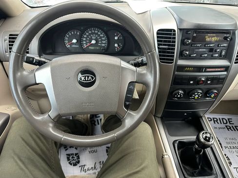 Used 2006 Kia Sorento 2WD image 9