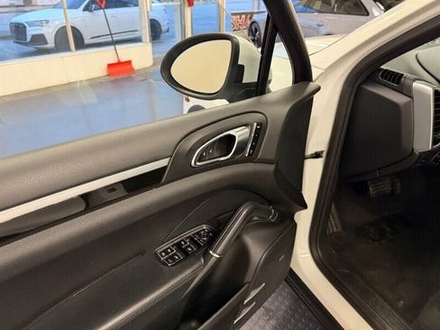 Used 2014 Porsche Cayenne Diesel AWD/4WD image 13
