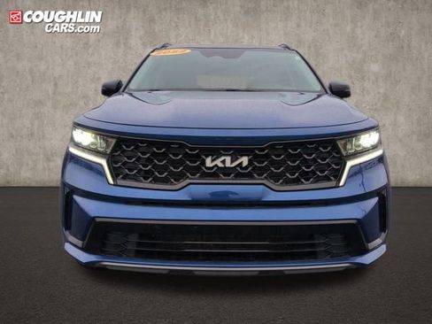 Used 2022 Kia Sorento S w/ Panoramic Sunroof Package image 2