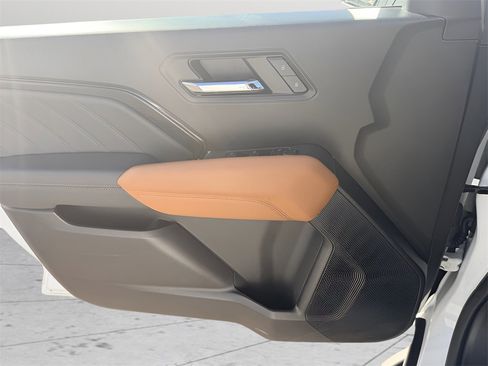 Used 2023 GMC Canyon AT4 w/ Technology Package image 23