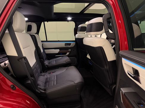 Used 2023 Toyota Sequoia Capstone AWD/4WD image 34